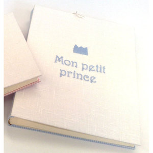 Album Fotografico in Lino e Ricamo con Scatola - Product Image 2