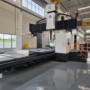 Centre d'usinage à <span class=keywords><strong>double</strong></span> colonne de type portique à vérin carré manuel/CNC Taiwan Dawei <span class=keywords><strong>VMC</strong></span>/GMC8033 - Product Image 4
