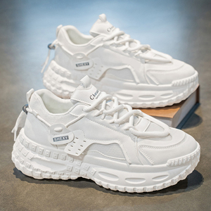 รองเท้าผ้าใบผู้ชายไซส์ 39-44 รุ่นใหม่สำหรับฤดูร้อน ระบายอากาศได้ดี พื้นยางหนา ทันสมัย ใส่ได้หลายโอกาส - Product Image 2