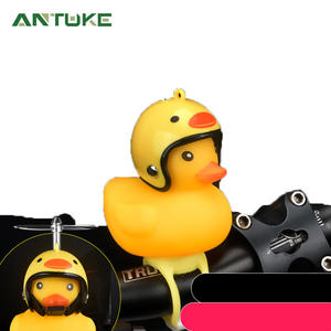 Sonnette de vélo TikTok Duck avec hélice rotative et design de casque pour la sécurité des enfants, accessoire de vélo alimenté par batterie - Product Image 3