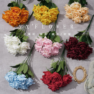 Yixuan - Ramo de 7 Rosas de Seda para Decoración del Hogar y Arreglos de Boda - Product Image 1