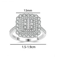 Bague de fiançailles statement en argent sterling S925 plaqué rhodium avec moissanite taille émeraude double halo 1,5 carats et pavé MR0309