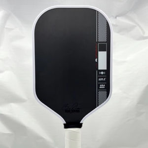 ไม้พายพิคเคิลบอลแบบมีแกนโฟม ผลิตจากคาร์บอนไฟเบอร์แบบกำหนดเอง พร้อมโลโก้ OEM ขึ้นรูปด้วยความร้อน ได้รับการรับรองจาก USAPA สำหรับผลิตภัณฑ์กีฬาและความบันเทิง - Product Image 3