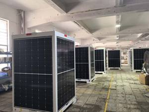 Torre de Iluminación Solar LED Portátil de 400W con Remolque y Sistema de Carga de Alta Eficiencia de 1800W para Seguridad en Exteriores - Product Image 2