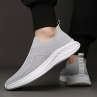 Chaussures décontractées pour hommes, respirantes, en maille, motif uni, légères, amortissantes, toutes saisons, semelle extérieure en plastique, à enfiler, semelle épaisse