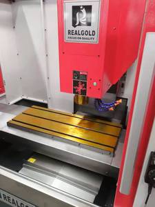 Mini Fresadora CNC XH7136, Recorrido de 500 mm, Husillo BT40, 3 Ejes, Perforación y Roscado de Metal, Control FANUC, Centro de Mecanizado Vertical - Product Image 4