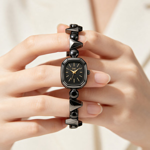 Reloj de pulsera para mujer con correa de acero dorada, cuarzo, resistente al agua, estilo retro de lujo. - Product Image 3
