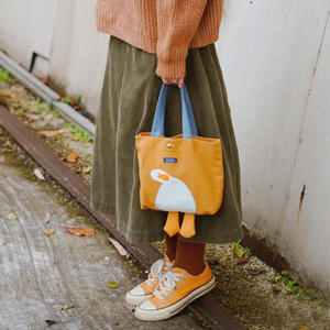 Sac fourre-tout écologique réutilisable en toile de jute robuste, brodé, avec logo-graphe personnalisé, idéal pour la plage ou comme sac à déjeuner - Product Image 2