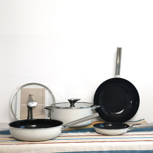 6 cái cao cấp Lò vi sóng sang trọng gốm nhôm trắng <span class=keywords><strong>Cookware</strong></span> <span class=keywords><strong>Set</strong></span> nấu ăn chậu với cảm ứng dưới - Product Image 1