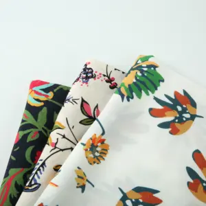 Lässiges Sommer hemd im asiatischen Stil, einfach gewebter, digital bedruckter Rayon-Viskose-Stoff mit Blumenmuster