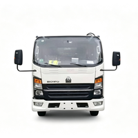 Camion compacteur de déchets Sinotruk HOWO 4x2 à moteur diesel, 8 m³ de capacité, chargement arrière, véhicule de collecte des déchets scellé pour l'élimination municipale