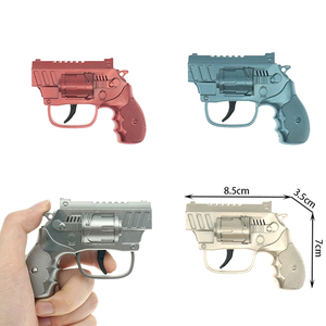 Pistolet à silex vocal réplique de revolver en plastique pour enfants, jouet mécanique à étincelles pour garçons - Product Image 1