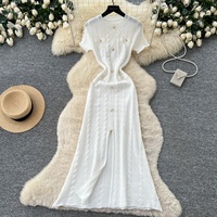 Robe décontractée pour femme à manches courtes en maille torsadée avec boutons décoratifs, coupe ajustée, longueur midi, idéale pour le quotidien