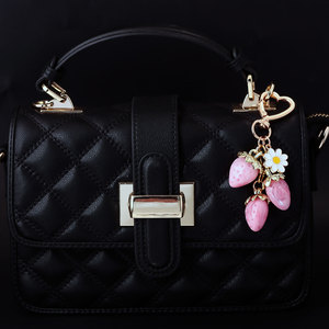 Wholesale Kawaii Vintage Style Crystal Keychain Strawberry &amp; Daisy Design Alloy <strong>Key</strong> <strong>Ring</strong> <strong>Accessories</strong> for Girls for Purse Gift - Product Image 2