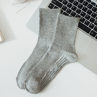 Vente en gros de chaussettes personnalisées Chaussettes de sport blanches pour hommes Chaussettes unisexes en coton avec logo personnalisé