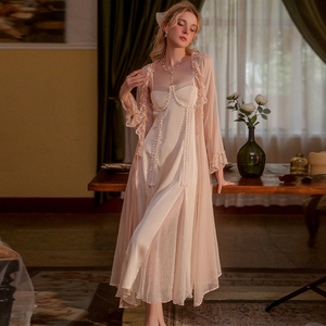 Nuova vendita calda camicie <span class=keywords><strong>da</strong></span> <span class=keywords><strong>notte</strong></span> <span class=keywords><strong>da</strong></span> <span class=keywords><strong>donna</strong></span> in pizzo con cuciture in rete di <span class=keywords><strong>seta</strong></span> <span class=keywords><strong>camicia</strong></span> <span class=keywords><strong>da</strong></span> <span class=keywords><strong>notte</strong></span> lunga in raso e kimono abito <span class=keywords><strong>da</strong></span> <span class=keywords><strong>notte</strong></span> abbigliamento per la casa vestito P2802 - Product Image 1