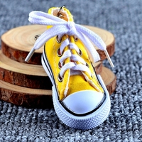 Gantungan Kunci Sepatu Desain Populer Laris Manis Harga Murah dengan Kotak Mini