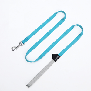 Juego de arnés y correa para perros y gatos pequeños de seguridad de poliéster de color sólido - Product Image 5