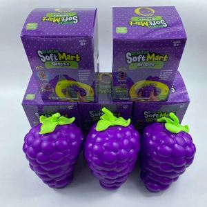 Juguetes Gigantes de Peluche de Piña y Oso, Juguetes Sensoriales Antiestrés de Queso, Uvas, Tiburón y Cacahuete para Niños, en Stock - Product Image 3