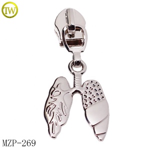 Logotipo personalizado hecho a mano Zip Slider Butterfly Pulls Auto-Lock Metal Zipper Tag para carteras Bolsos Prendas de vestir Botas - Product Image 4