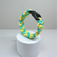 Bracelet de survie d'urgence en corde à main pour l'extérieur Bracelets tissés à la main en paracorde à sept cœurs à blocs de couleurs