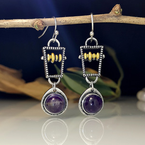 Orecchini Pendenti Creativi con Perline e Dettagli in Pietra Viola, Design Vintage, Accessori di Moda per Donne - Product Image 4