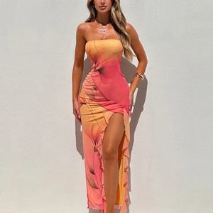 Nuevo Vestido Largo Casual con Diseño sin Tirantes, Escote Bardot, Color de Moda, Satinado, con Escote Cruzado y Falda Escalonada - Product Image 4