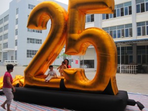 Inflatable Golden number 25 for outdoor sale advertising events - Product Image 4