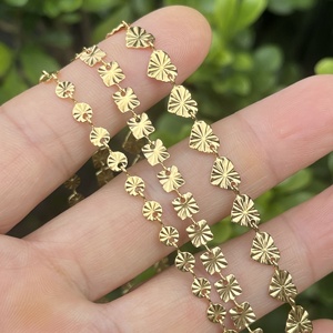 Chaîne à maillons disques en acier inoxydable plaqué or 18 carats 4/5/6 mm avec étoiles/cœurs en relief pour la fabrication de colliers, bracelets et bijoux DIY - Product Image 4