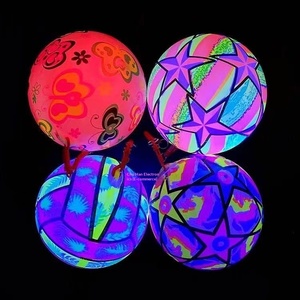 Ballon de plage lumineux LED gonflable de 9 pouces pour enfants, en caoutchouc rebondissant, qui brille dans le noir, idéal pour la <span class=keywords><strong>piscine</strong></span> - Product Image 4