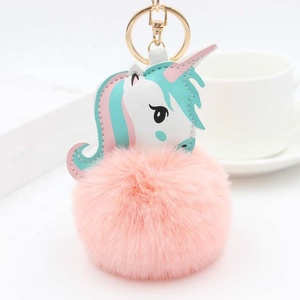 <span class=keywords><strong>Porte</strong></span>-clés <span class=keywords><strong>licorne</strong></span> en fausse fourrure multicolore <span class=keywords><strong>porte</strong></span>-clés en peluche douce anime ensemble de <span class=keywords><strong>porte</strong></span>-clés pom pom en fourrure <span class=keywords><strong>porte</strong></span>-clés en peluche personnalisé - Product Image 2