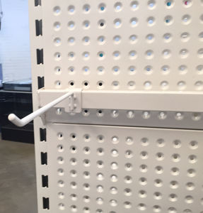 Gancho cromado con sillín en U para tubos, barra esparcidora de barras cruzadas en supermercado - Product Image 1