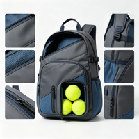 Sac à dos portable pour raquette de tennis en polyester gris-bleu avec poche avant pour balles, poches latérales en filet, sangle de poitrine, design multifonctionnel