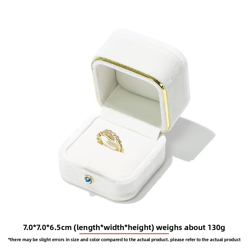 White ring box7*7*6.5CM