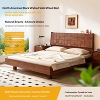 Lit double maître en bois massif de noyer noir et cerisier nord-américain de style moderne, meubles de chambre à coucher en forme de cube
