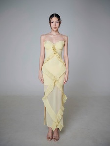 Abito Lungo Giallo con Spalline Sottili, Lussuoso Vestito a Vita Alta con Orlo Irregolare, Disponibile per Dropshipping - Product Image 6