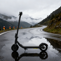 Scooter électrique en alliage d'aluminium de qualité vente chaude 200W 40V batterie au Lithium frein à disque hydraulique pliable Smart IPX5 étanche