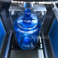 Préforme semi-automatique Alimentation manuelle PET Bouteille d'eau Soufflage Moding Machine de soufflage