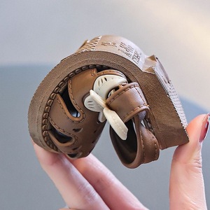 Sandal lembut bayi beruang lucu, sandal ringan, sepatu datar modis untuk musim panas, sandal EVA melengking, balita luar ruangan - Product Image 5