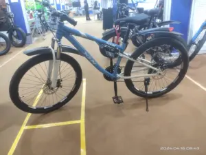 Bicicleta esportiva de montanha para adultos, modelo novo de 26/28 polegadas, preço barato, bicicleta MTB com suspensão em aço, garfo/estrutura/freio a disco, novo design