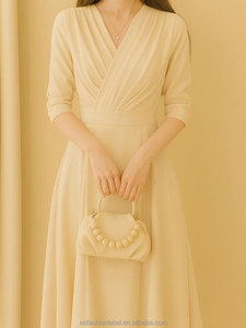 Abito da donna casual estivo OEM, plissettato, slim fit, in raso morbido, a vita alta, con maniche a risvolto, personalizzato, modello dritto - Product Image 1