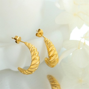 Pendientes de Moda Sencillos en Forma de C, Chapados en Oro de 18k, Pendientes de Acero Inoxidable con Rosca - Product Image 5