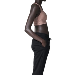 เสื้อชั้นในกีฬาหรูหราเซ็กซี่สำหรับผู้หญิง ขายส่ง รับทำโลโก้ แห้งเร็ว รองรับแรงกระแทกสูง ระบายอากาศได้ดี ไซส์ใหญ่ สไตล์เรียบง่าย ราคาถูก - Product Image 3