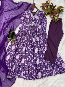 New Latest Designer Printed Aliya Cut Rayon Kurti with Dupatta Set for All Occasions Wedding Wear and Parties Wear for Womens - Product Image 3