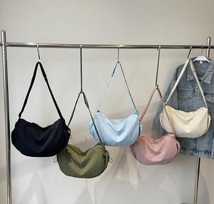 Nouveau sac en toile grande capacité pour femmes, sac bandoulière vintage en toile pour femmes - Product Image 1