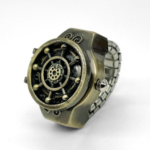 Montre Bague Vintage Punk Y2K Plaqué Argent Cadran Numérique Quartz Bracelet Élastique Mini Montre de Doigt pour Hommes Femmes Cadeau Rétro - Product Image 6