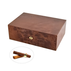 Handmade Large Capacity Luxury Cedar Wood Cigar Humidor Accessories Humidor Gift Set With Tray and Divider