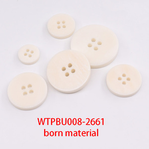 Bottoni in vera corno naturale a quattro fori, stile classico, di alta qualità, personalizzabili con logo, per abbigliamento, in vendita. - Product Image 5
