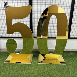 Chiffres en acrylique doré effet miroir de 3 et 4 pieds pour décorations de fête d'anniversaire (18e, 40e, 50e, 60e), de remise de diplôme et de Ramadan - Product Image 3