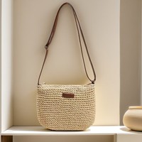 Sac bandoulière tissé minimaliste pour trajets quotidiens, fermeture éclair, style urbain simple, petite taille, mode été 2025, pour les loisirs et les voyages